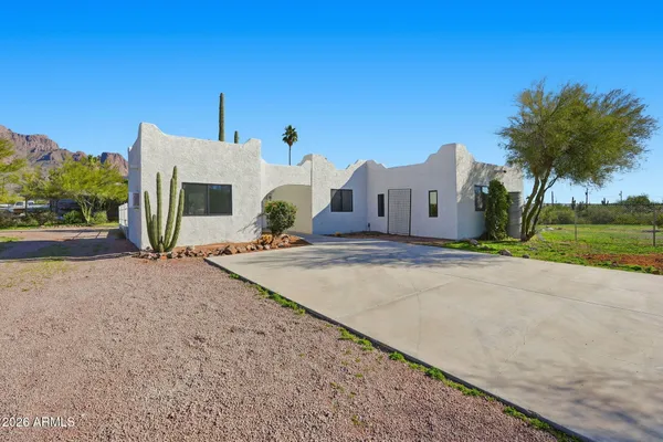 $624,900 | 4979 East Pioneer Street, Apache Junction, AZ 85119