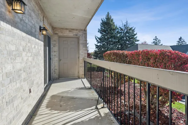 $260,000 | 14121 Norwich Lane, Unit 103, Orland Park, IL 60467