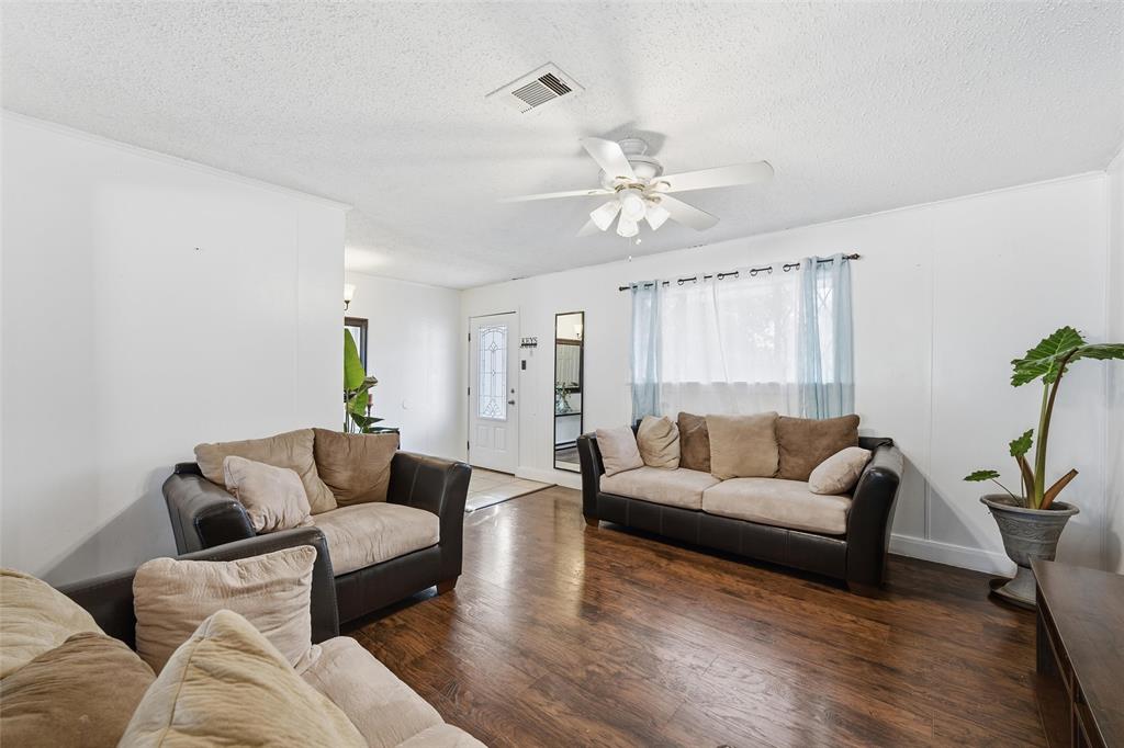 2724 Old Robinson Road Waco, TX 76706 - Photo 3 of 14