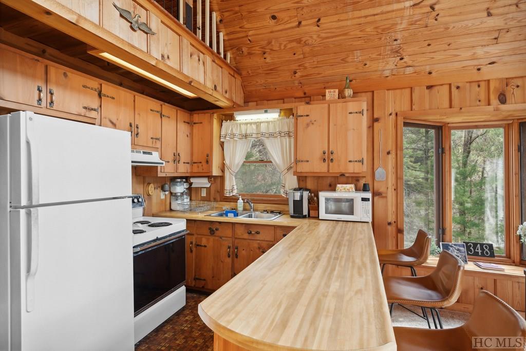 348 Doe Falls Road Highlands, NC 28741 - Photo 8 of 38 Gallery Image 8