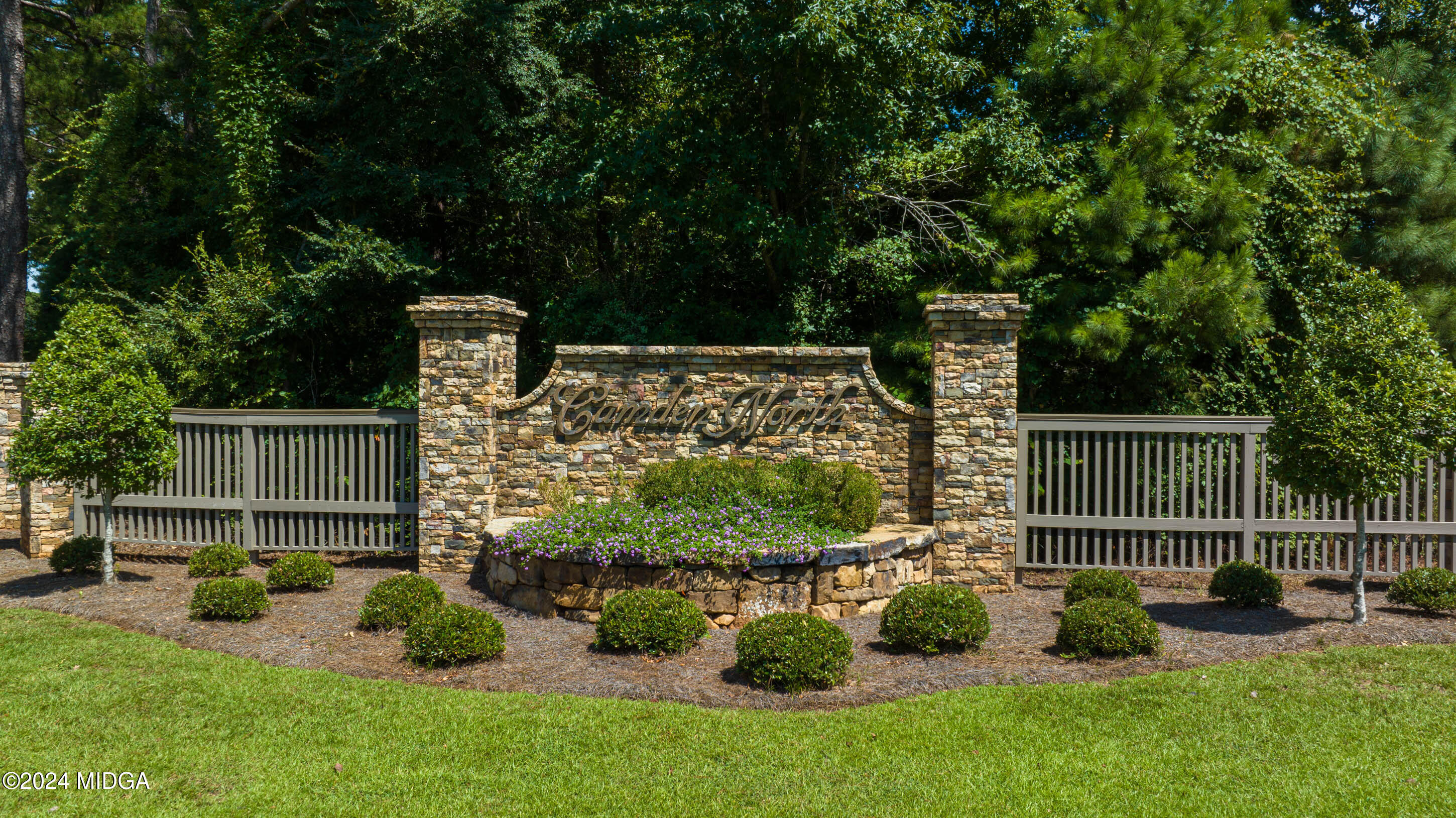 153 Camden Trace Macon, GA 31206 - Photo 5 of 8 a view of garden with deck