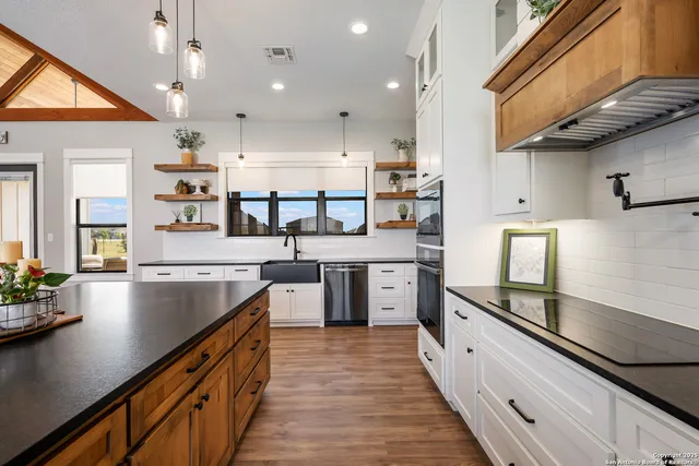 a close view of sink