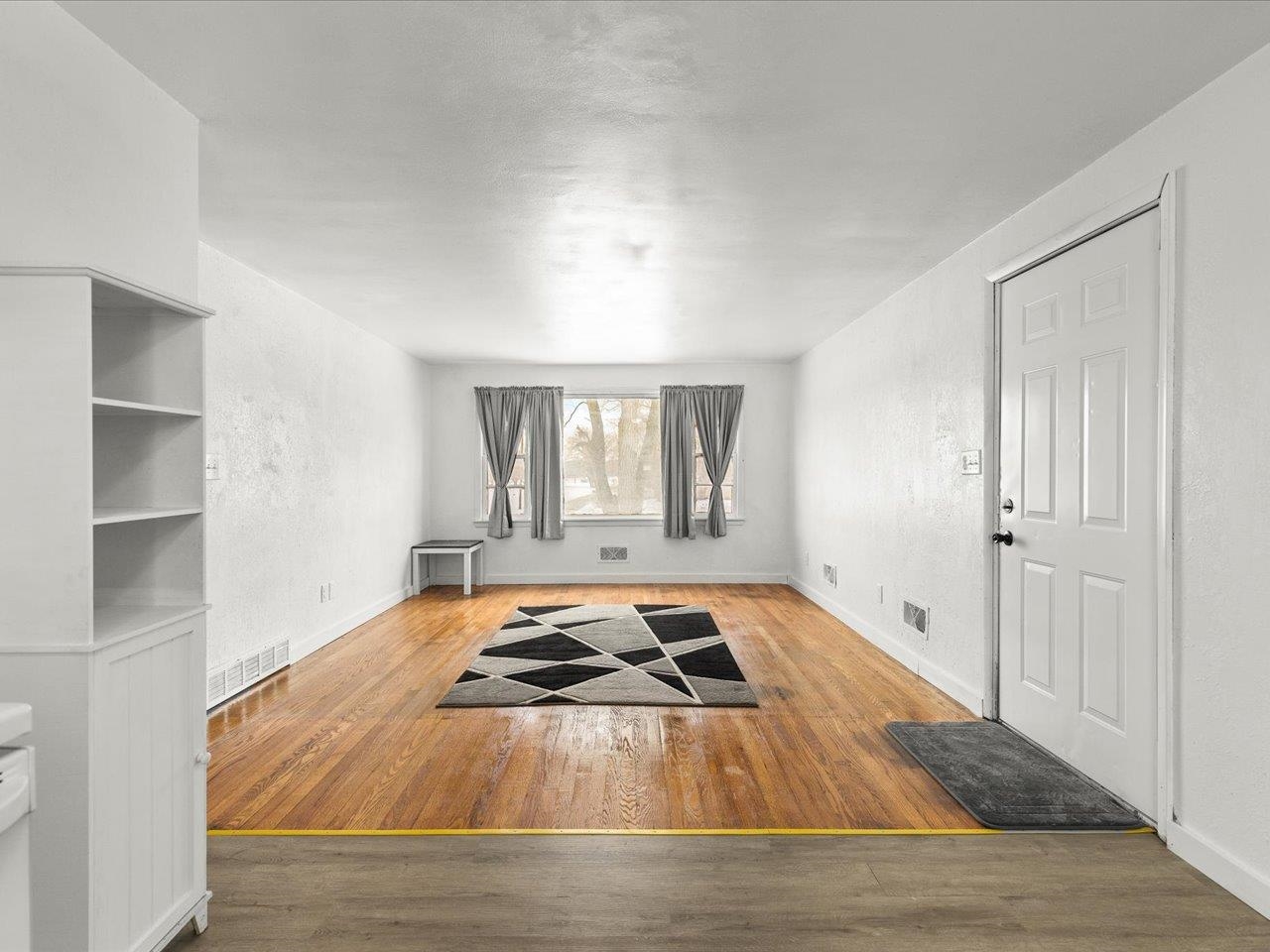 4381 Safford Road Rockford, IL 61101 - Photo 9 of 21 a room with a bed and window