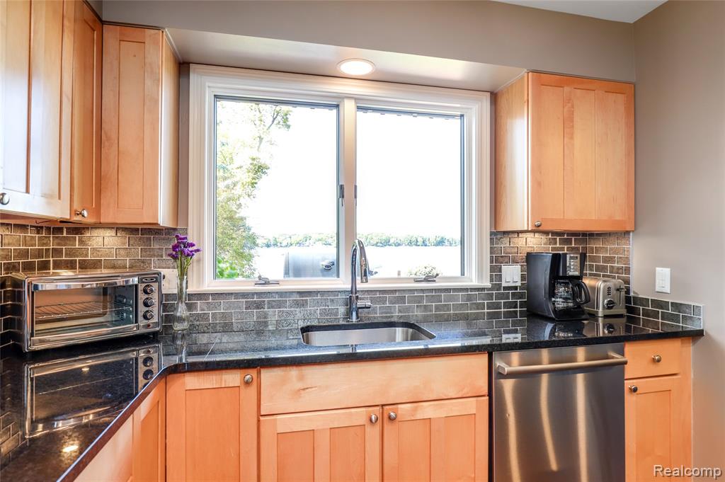 3880 Covert Road Waterford, MI 48328 - Photo 26 of 30