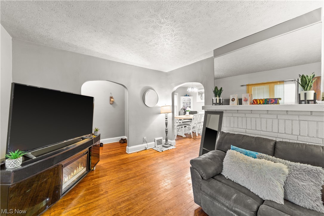 3435 Altamont Road Cleveland Heights, OH 44118 - Photo 3 of 35 Gallery Image 3