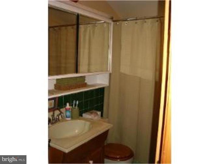 36 Cardinal Road Levittown, PA 19057 - Photo 13 of 19