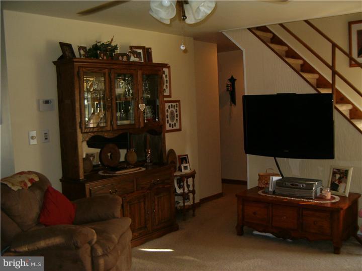 36 Cardinal Road Levittown, PA 19057 - Photo 14 of 19 Living Room