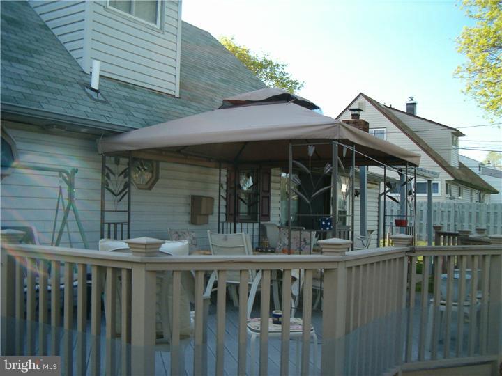 36 Cardinal Road Levittown, PA 19057 - Photo 17 of 19 Exterior Back