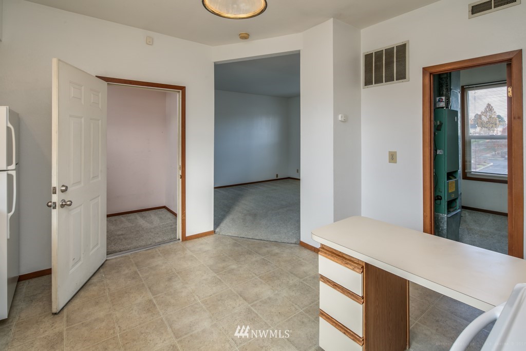 2422 E Street Bellingham, WA 98225 - Photo 6 of 15 a view of gallery