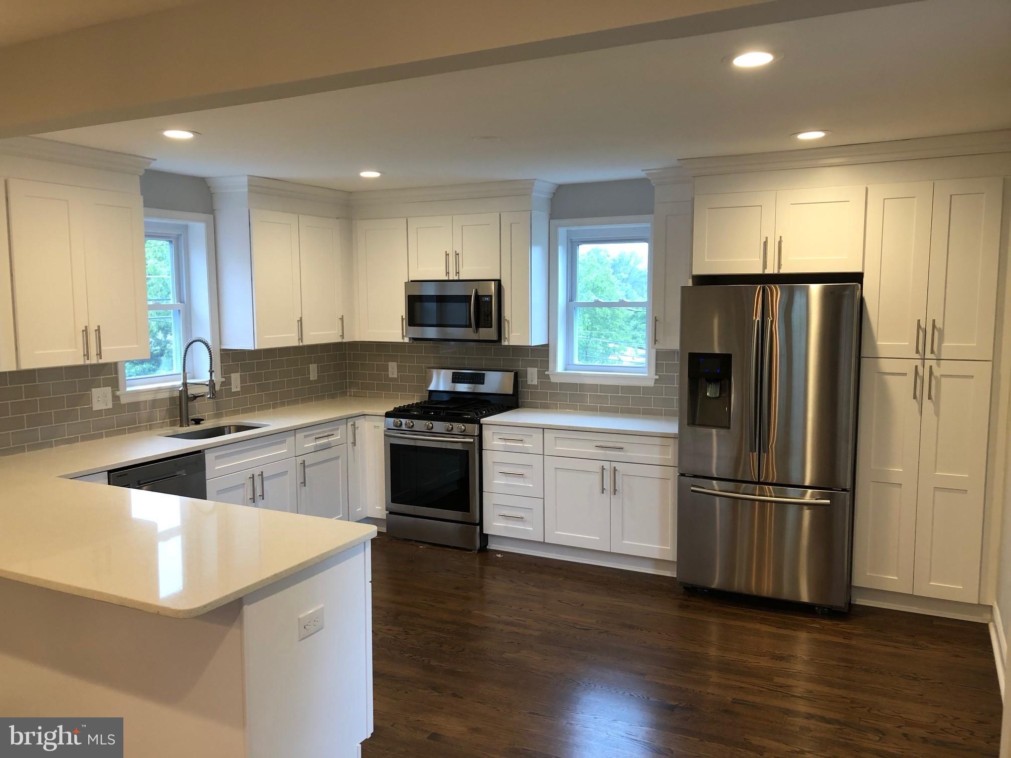 1933 Beverly Road Baltimore, MD 21228 - Photo 4 of 14 Kitchen