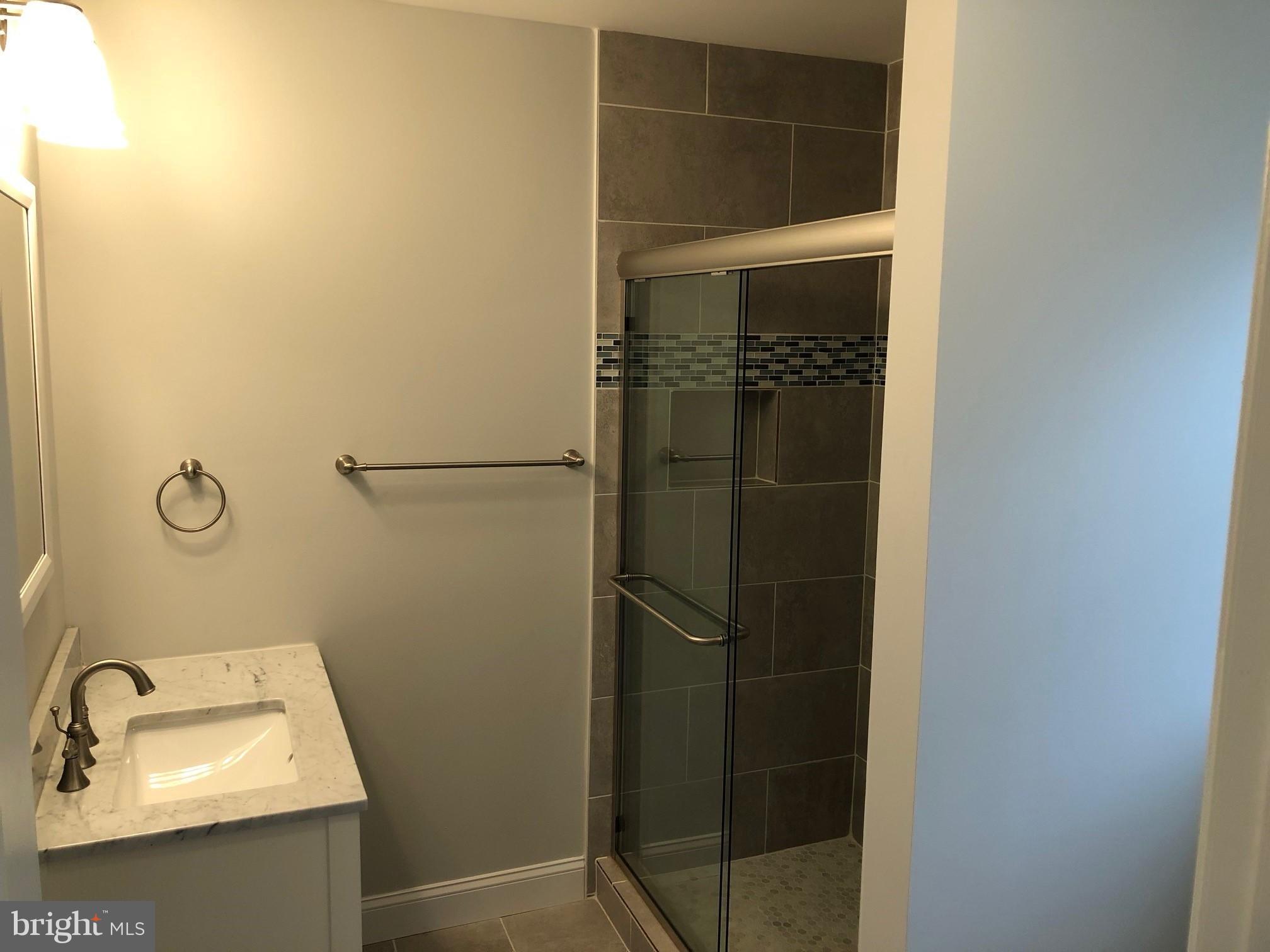 1933 Beverly Road Baltimore, MD 21228 - Photo 9 of 14 Bath