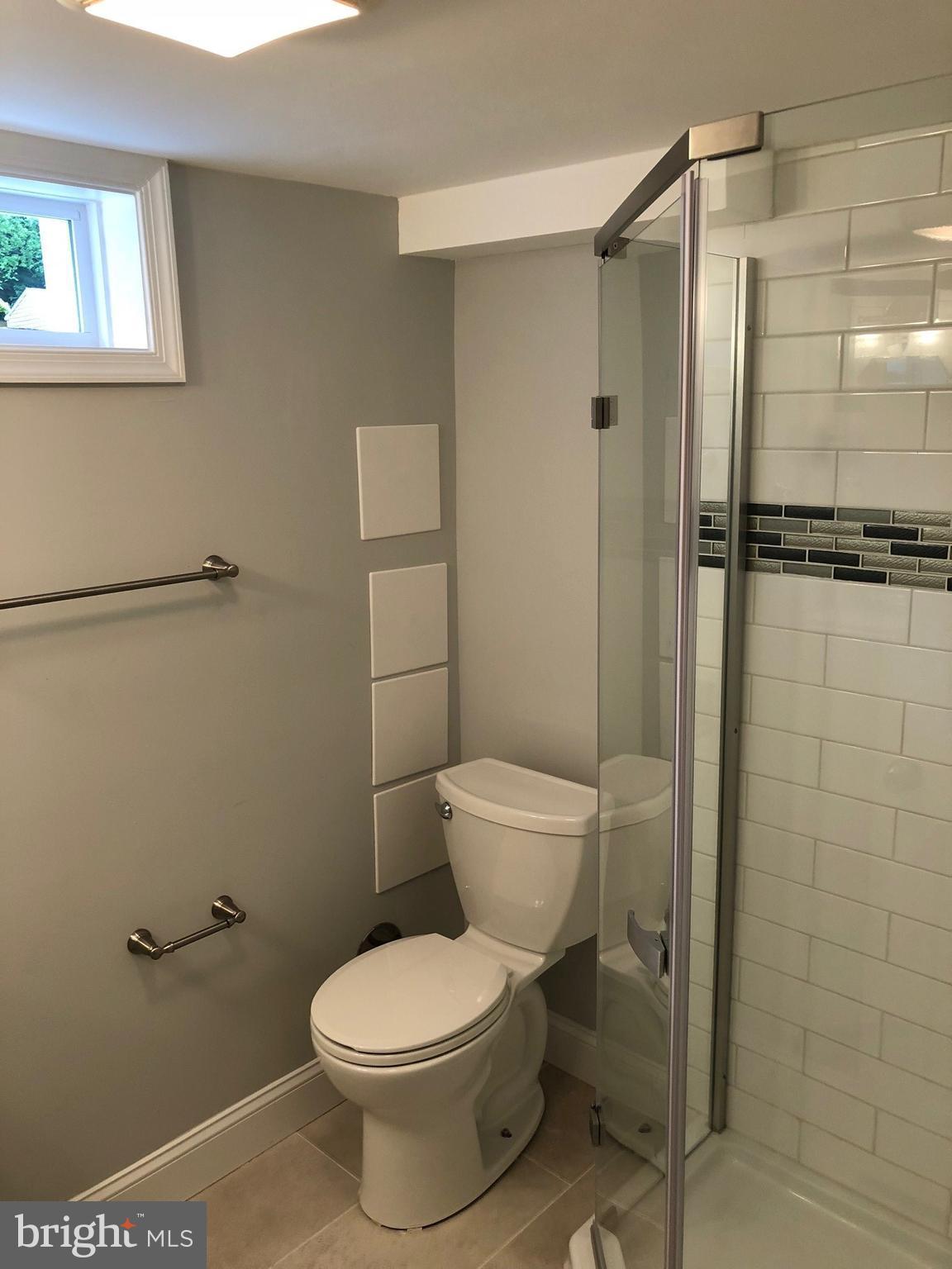1933 Beverly Road Baltimore, MD 21228 - Photo 10 of 14 Bath