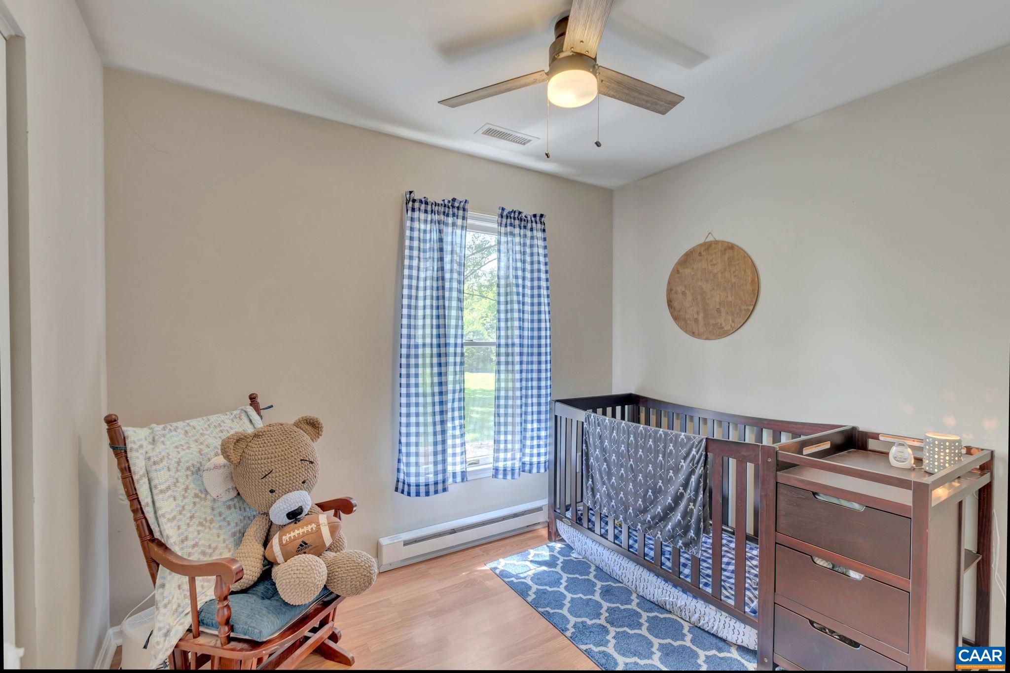 2597 Ridge Road Palmyra, VA 22963 - Photo 21 of 28 a living room with furniture