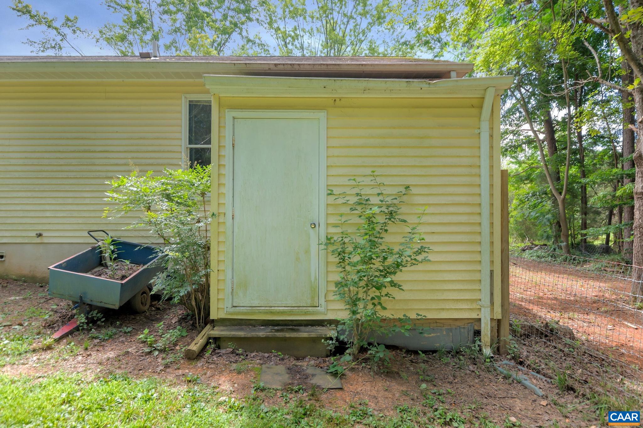 2597 Ridge Road Palmyra, VA 22963 - Photo 26 of 28 a view of a backyard with plants