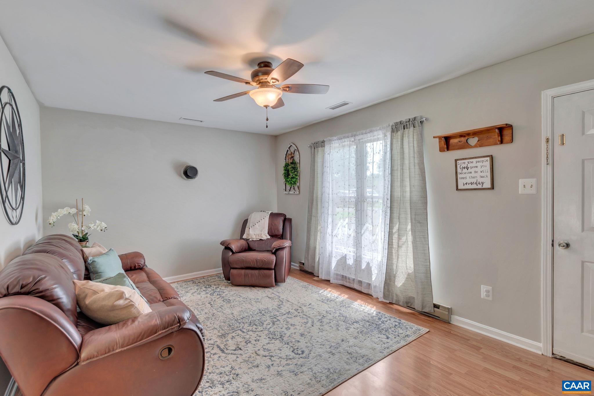 2597 Ridge Road Palmyra, VA 22963 - Photo 9 of 28 a living room with furniture and a window