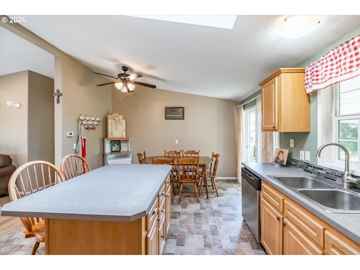 6647 Quarry Road Northeast Silverton, OR 97381 - Photo 17 of 37