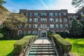 $4,000 | 180 Hilton Avenue, Unit A3, Hempstead, NY 11550