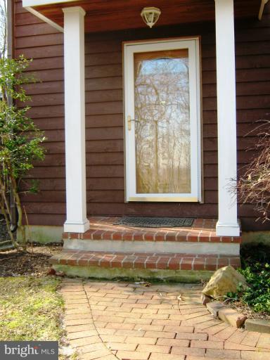17203 Clarksridge Road Leesburg, VA 20176 - Photo 3 of 29 Front Entry