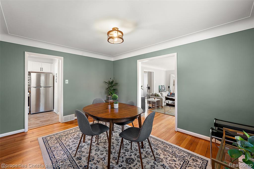 852 Harcourt Road Grosse Pointe, MI 48230 - Photo 17 of 48