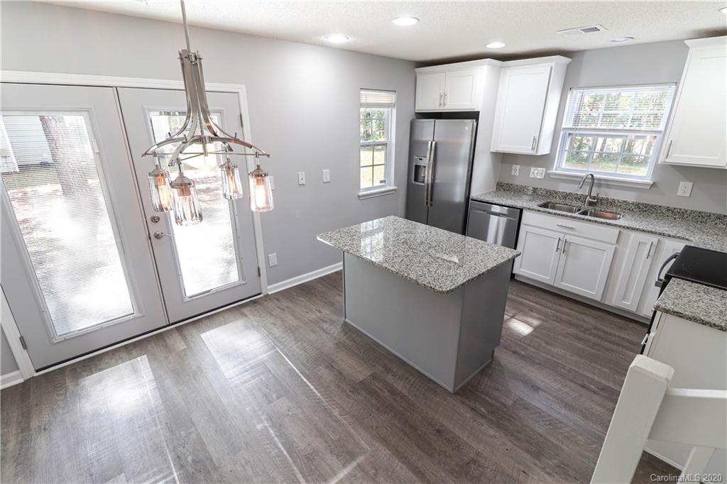 5151 Ficus Tree Lane Charlotte, NC 28215 - Photo 12 of 32