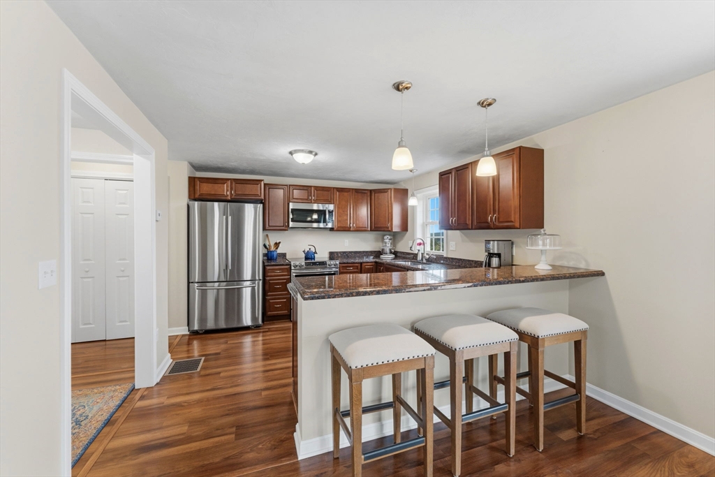 34 Bittersweet Boulevard Worcester, MA 01607 - Photo 11 of 40