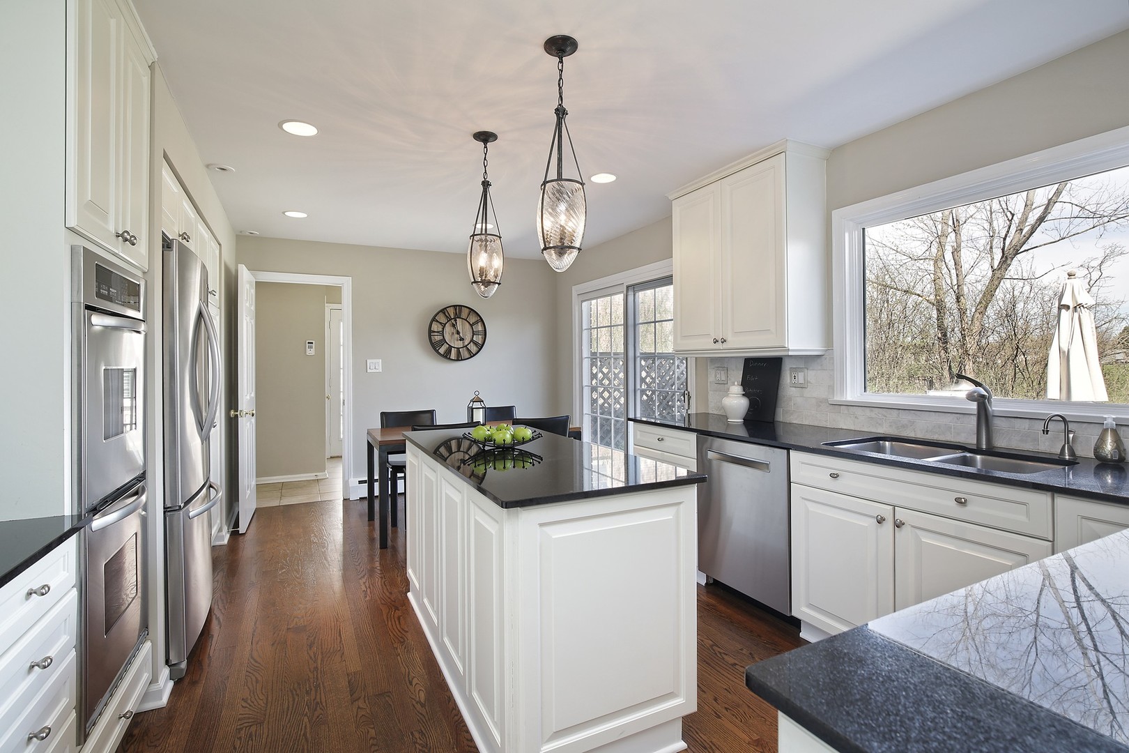 2806 Shannon Road Northbrook, IL 60062 - Photo 9 of 27