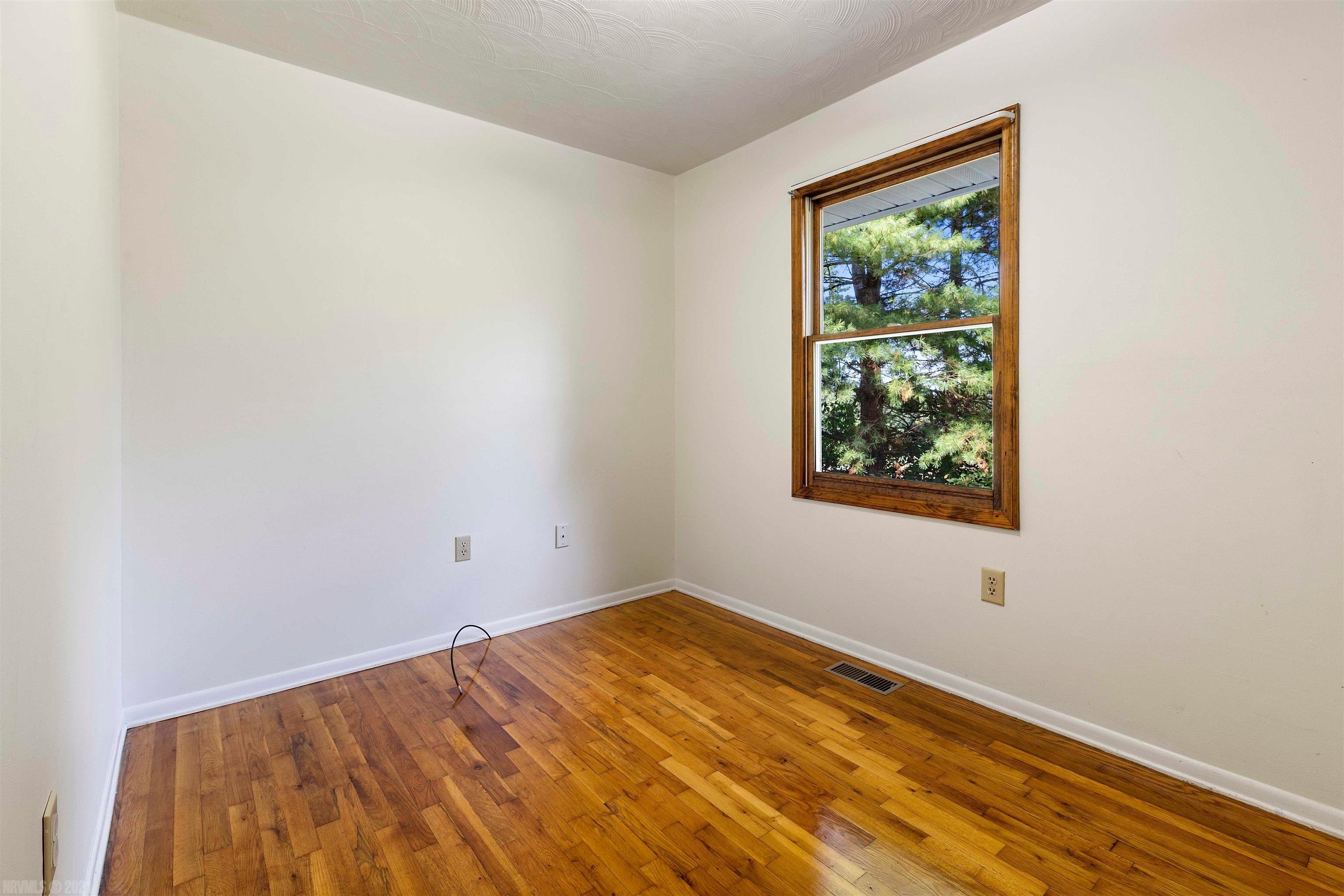 2096 Fire Tower Road Christiansburg, VA 24073 - Photo 13 of 35 Gallery Image 13