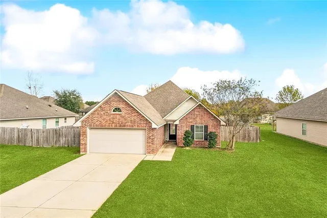 $230,000 | 41040 Sky Brook Place, Ponchatoula, LA 70454