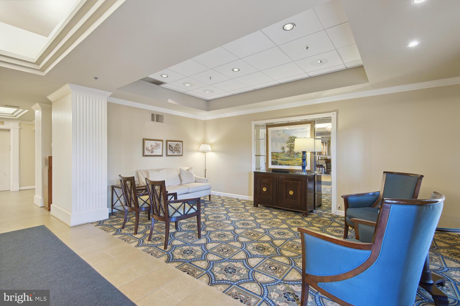 19375 Cypress Ridge Terrace, Unit 607 Leesburg, VA 20176 - Photo 3 of 30 Entry foyer sitting area