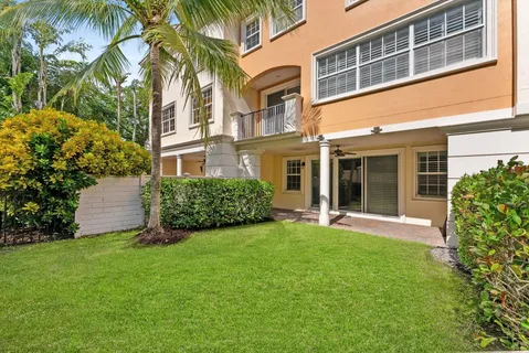 $975,000 | 604 Northeast Francesca Lane, Boca Raton, FL 33487