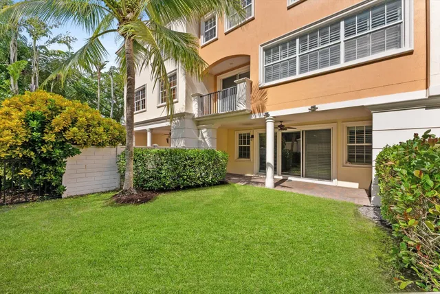 $975,000 | 604 Northeast Francesca Lane, Boca Raton, FL 33487