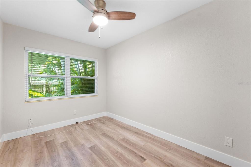 8231 31st Terrace North St. Petersburg, FL 33710 - Photo 39 of 55 an empty room with a window