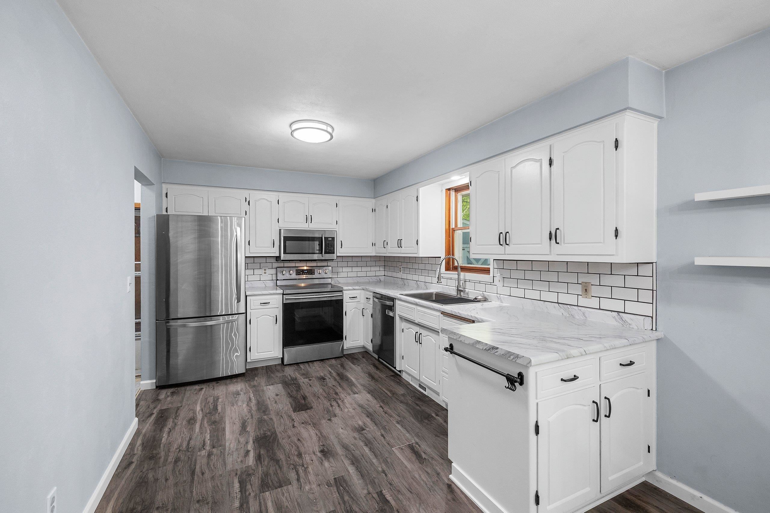 89 Hillock Court Appleton, WI 54914 - Photo 12 of 56