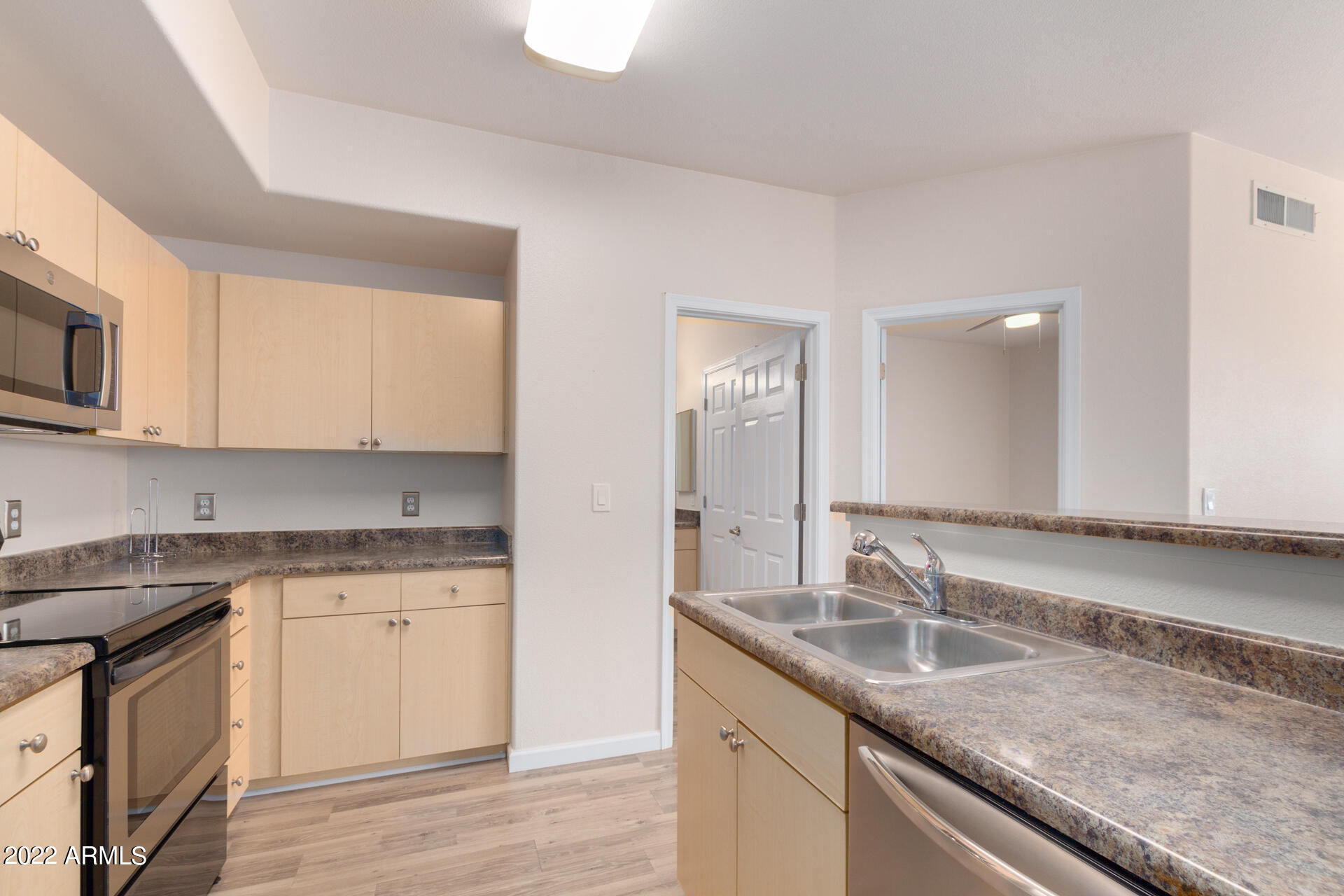 18416 North Cave Creek Road, Unit 3036 Phoenix, AZ 85032 - Photo 9 of 31
