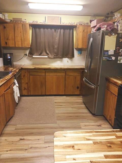 58474 Old Lake Road Christmas Valley, OR 97641 - Photo 5 of 23 Kitchen