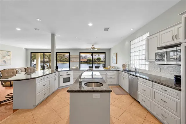 $999,000 | 77955 Lago Drive, La Quinta, CA 92253