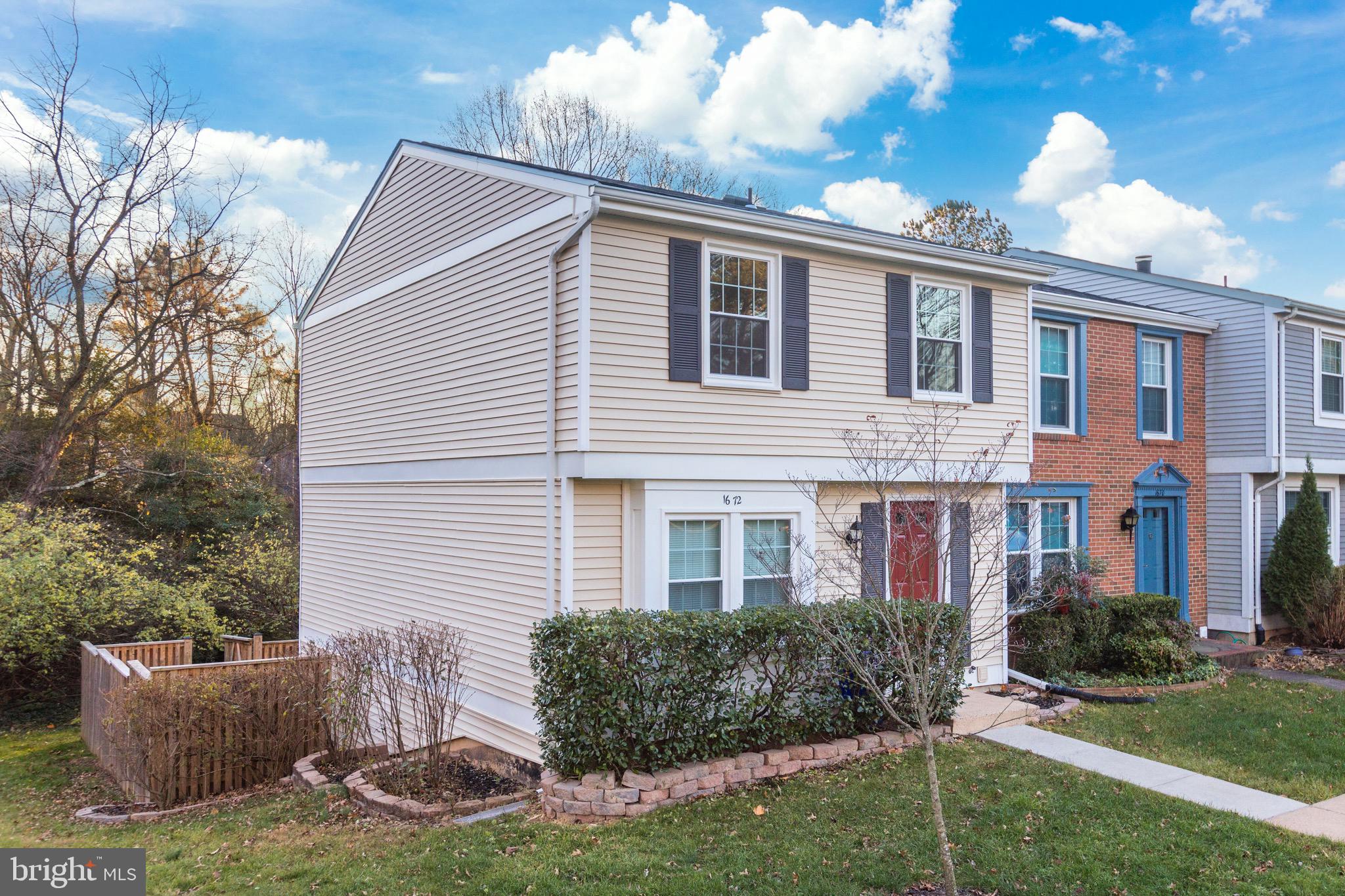 1672 Barnstead Drive Reston, VA 20194 - Photo 3 of 57 Gallery Image 3