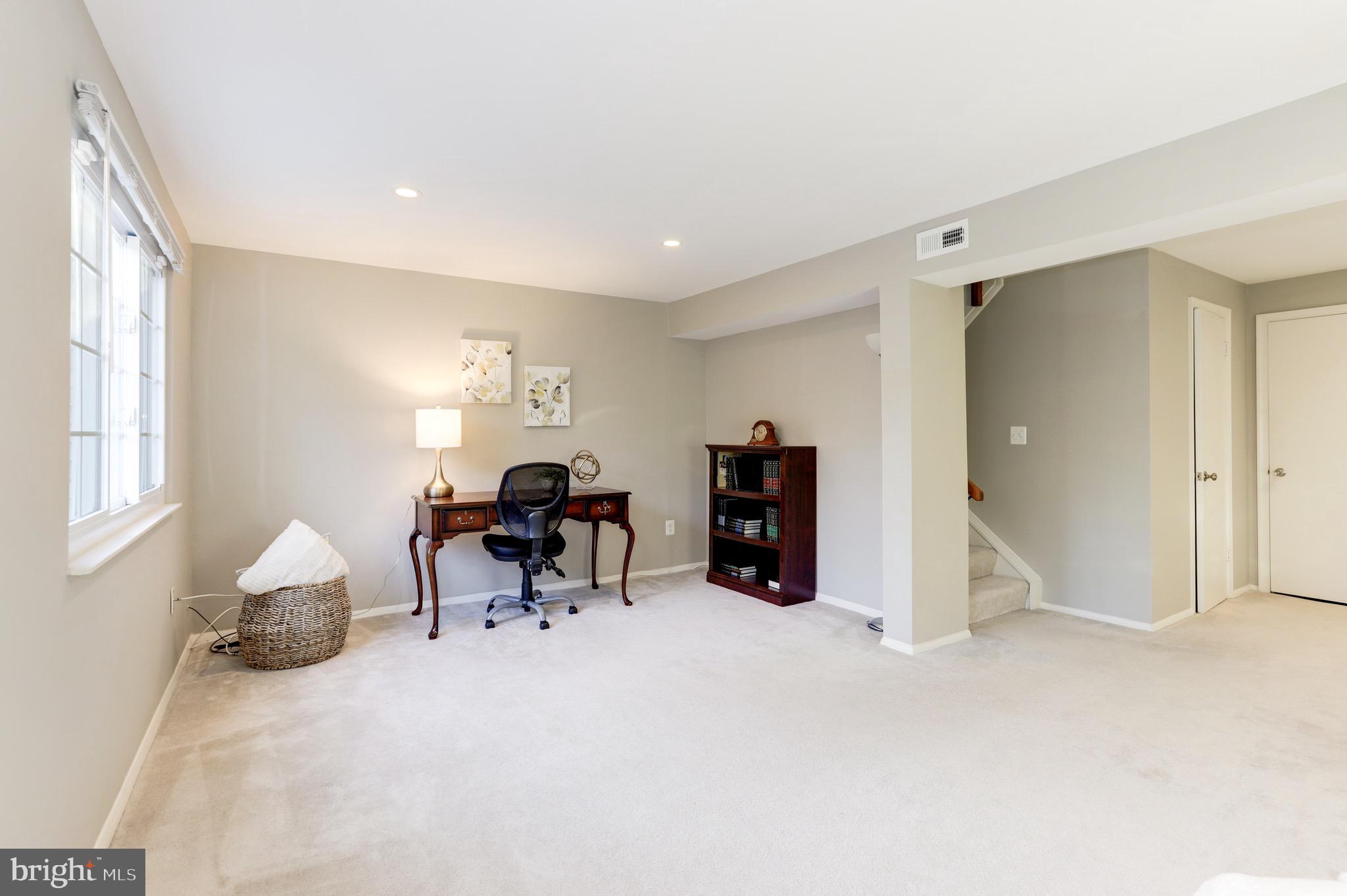 1672 Barnstead Drive Reston, VA 20194 - Photo 27 of 57 Gallery Image 27