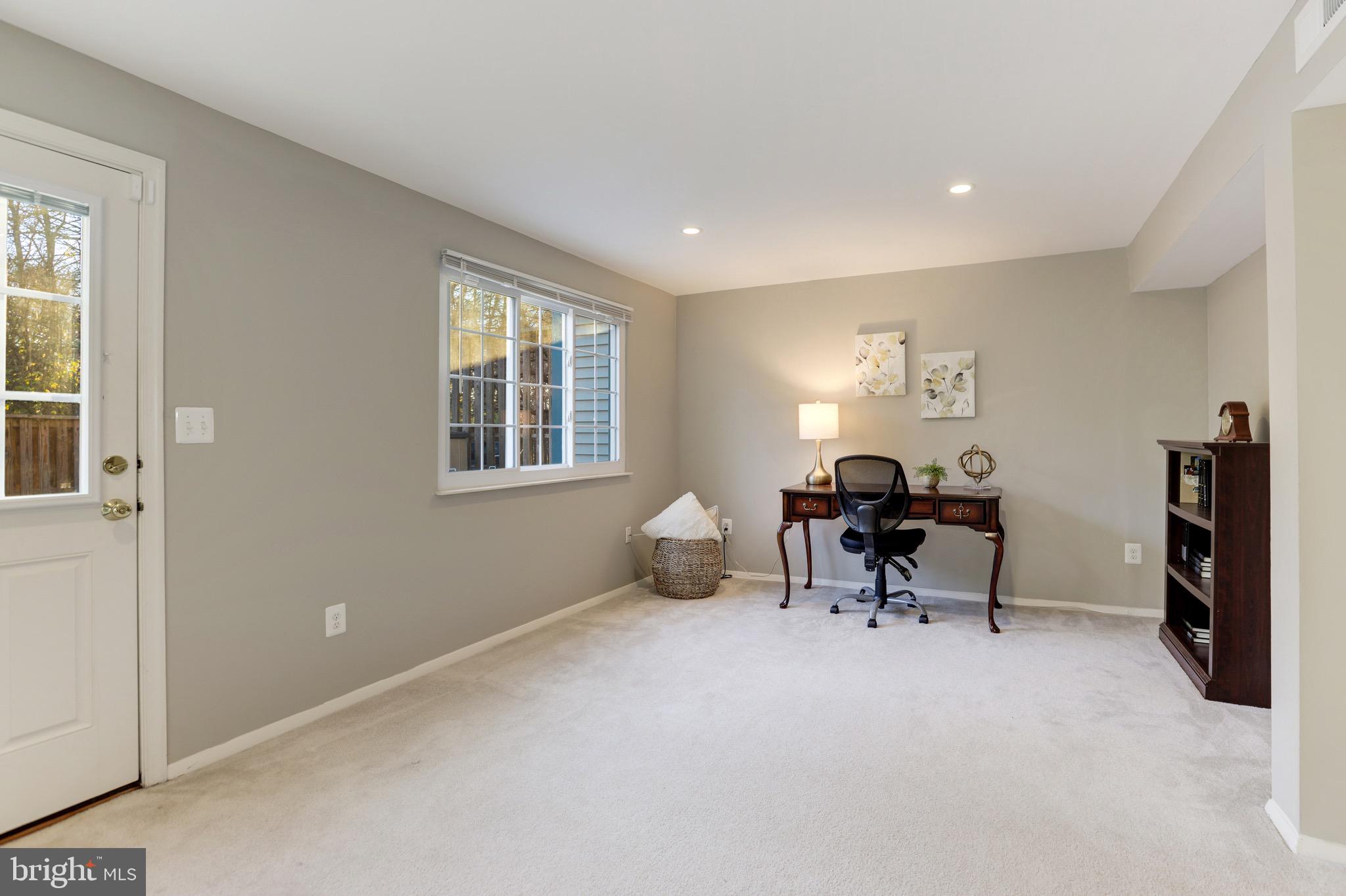 1672 Barnstead Drive Reston, VA 20194 - Photo 39 of 57 Gallery Image 39