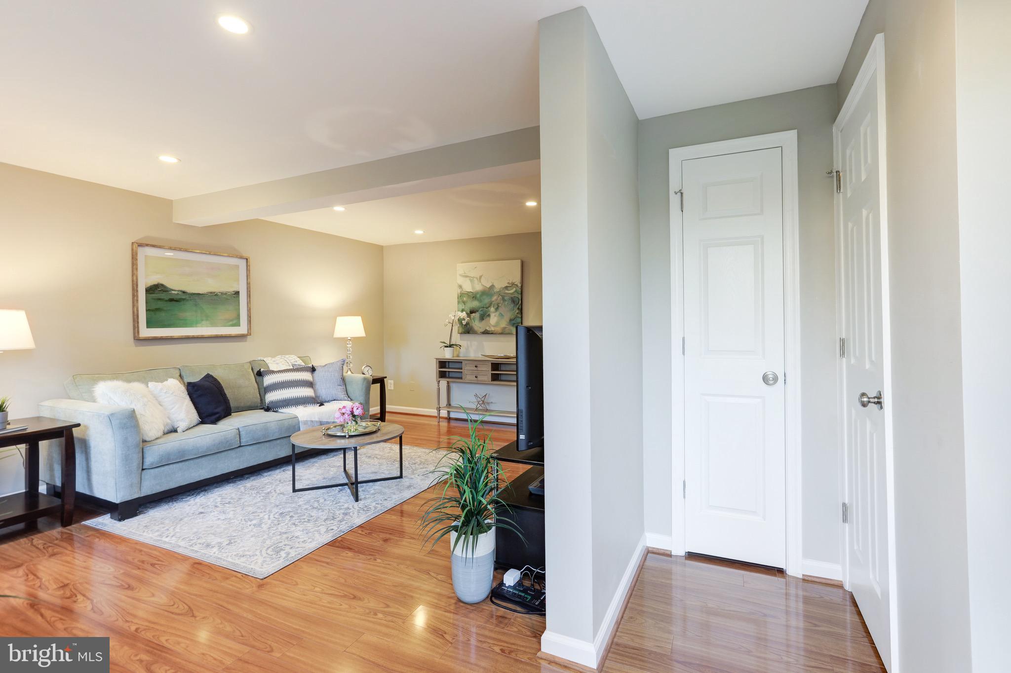 1672 Barnstead Drive Reston, VA 20194 - Photo 6 of 57 Gallery Image 6