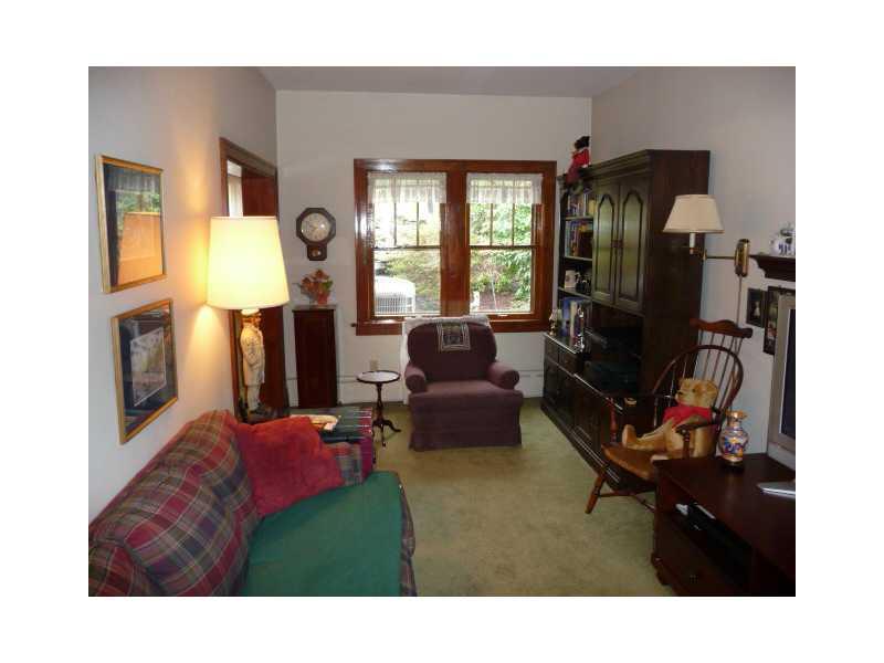 266 Cascade Road Forest Hills, PA 15221 - Photo 13 of 25 Family Room.