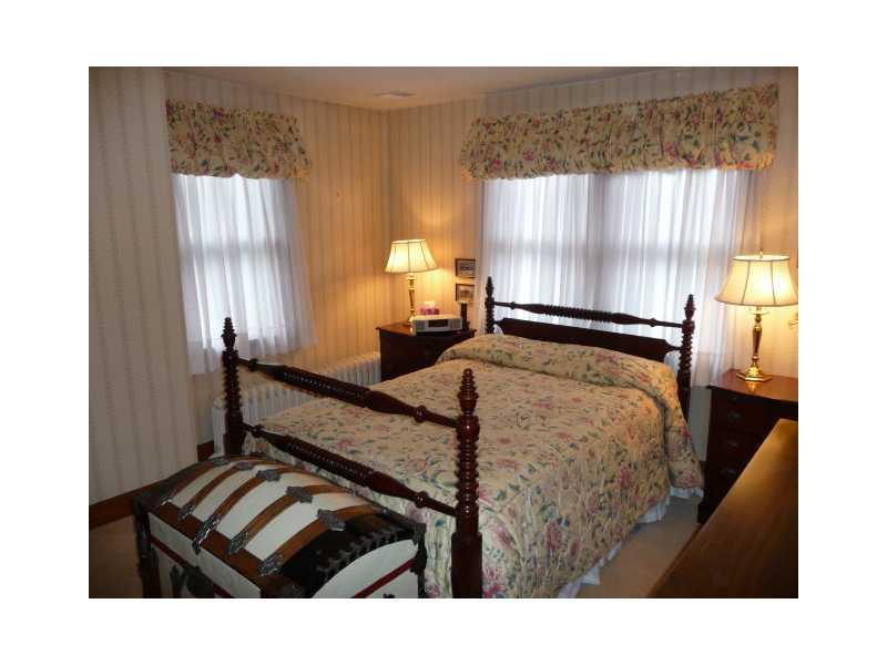266 Cascade Road Forest Hills, PA 15221 - Photo 14 of 25 Master Bedroom.