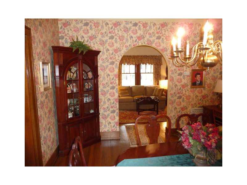 266 Cascade Road Forest Hills, PA 15221 - Photo 6 of 25 Dining Room.