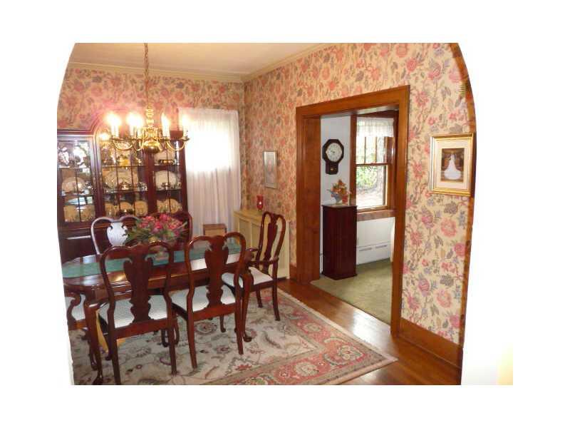 266 Cascade Road Forest Hills, PA 15221 - Photo 7 of 25 Dining Room.