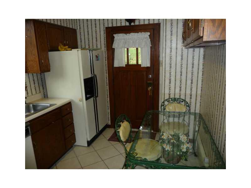266 Cascade Road Forest Hills, PA 15221 - Photo 8 of 25 Kitchen.