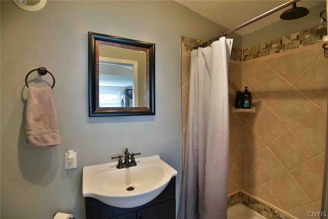 6 Wilbur Road New Hartford, NY 13413 - Photo 18 of 35