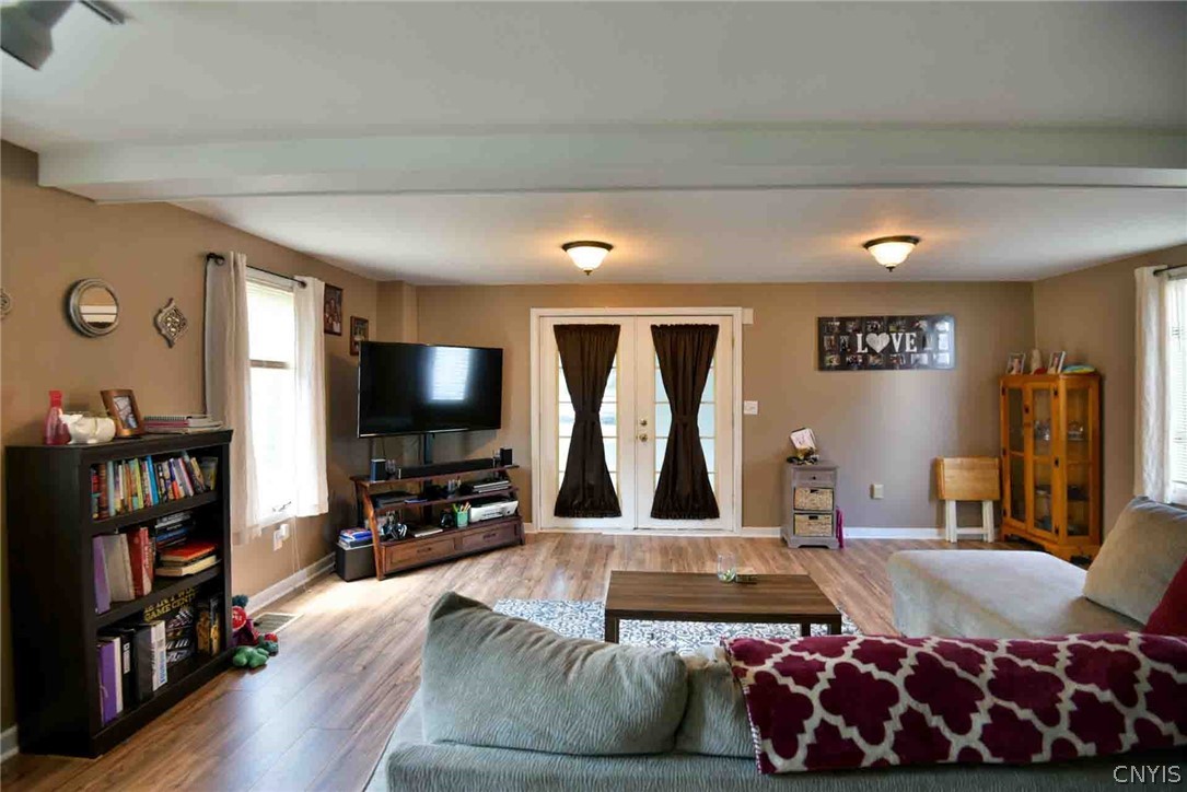 6 Wilbur Road New Hartford, NY 13413 - Photo 2 of 35