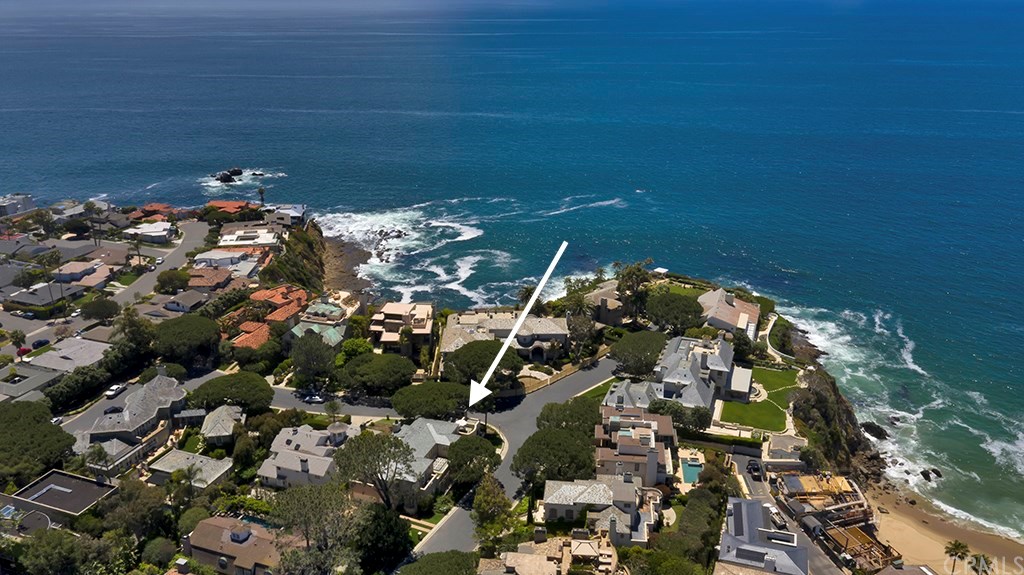 Stunning Estate Home located in the beautiful Smithcliff's neighborhood in north Laguna Beach!