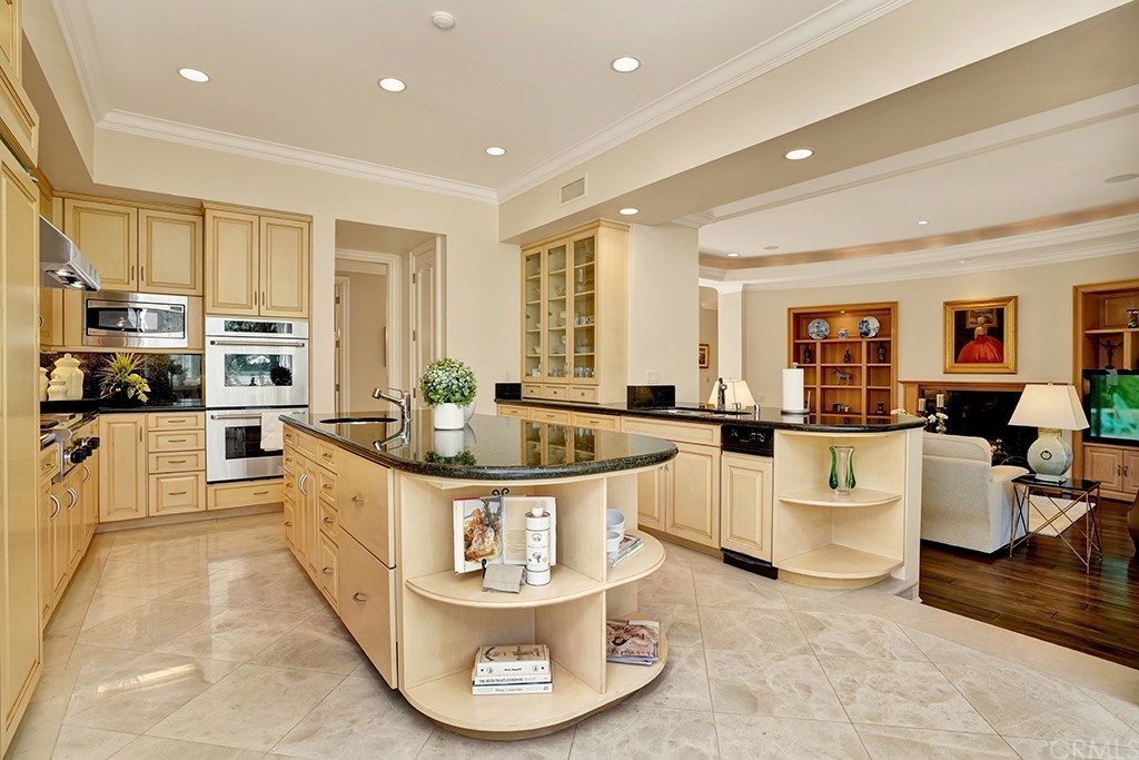 34 Smithcliffs Road Laguna Beach, CA 92651 - Photo 19 of 69 a living room with stainless steel appliances furniture a couch and a view of kitchen