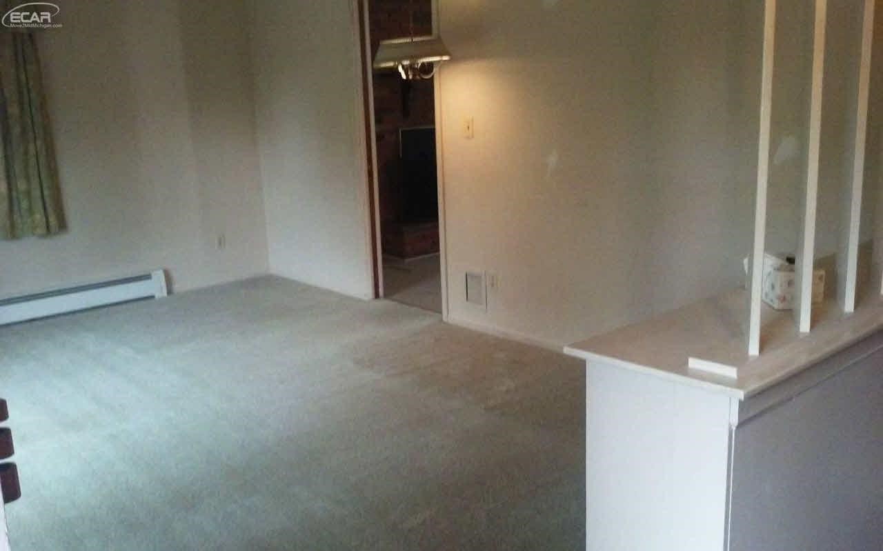 2293 North Genesee Road Burton, MI 48509 - Photo 5 of 16 21308796-4.JPG